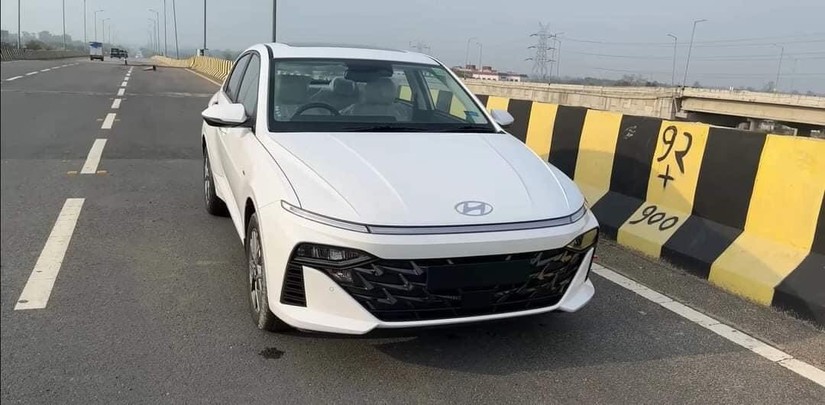 Hyundai Accent 2024 c&oacute; h&igrave;nh d&aacute;ng dạng fastback. Ảnh: Oto+.