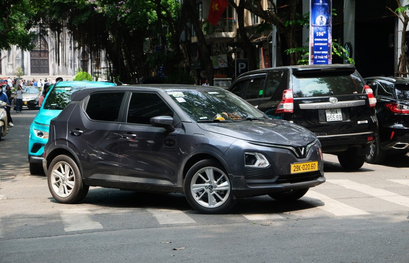 Việt Nam hiện nay c&oacute; 20.000 xe taxi điện đang hoạt động.