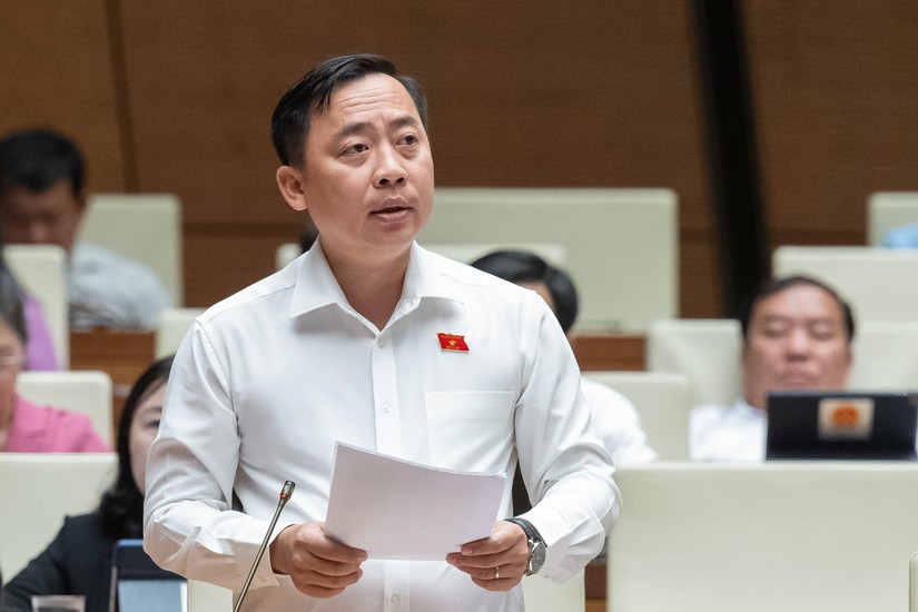Đại biểu Đ&agrave;o Ch&iacute; Nghĩa (Đo&agrave;n Th&agrave;nh phố Cần Thơ) ph&aacute;t biểu tại hội trường.