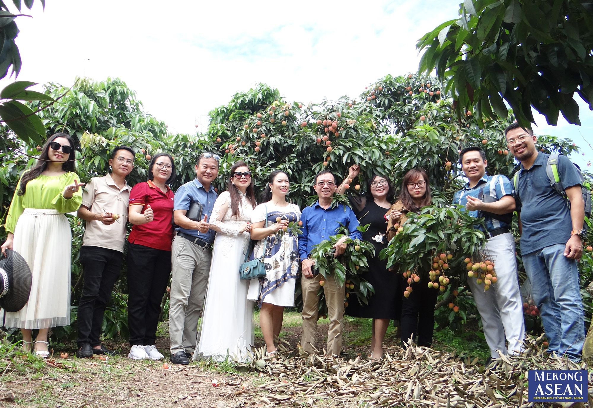 L&atilde;nh đạo Hiệp hội Du lịch tỉnh Hải Dương cho biết: H&agrave;ng năm, c&aacute;c 555win 500 nhà cái cá cược du lịch, lữ h&agrave;nh trong v&agrave; ngo&agrave;i tỉnh thường xuy&ecirc;n x&acirc;y dựng c&aacute;c tour hoặc tổ chức đ&oacute;n c&aacute;c đo&agrave;n kh&aacute;ch du lịch trong nước v&agrave; quốc tế đến tham quan trải nghiệm vườn vải, thăm c&aacute;c m&ocirc; h&igrave;nh trồng vải v&agrave; c&ugrave;ng h&aacute;i vải với b&agrave; con n&ocirc;ng d&acirc;n&hellip;