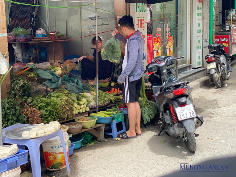 Gi&aacute; cả tăng khiến người ti&ecirc;u d&ugrave;ng c&acirc;n nhắc hơn khi chi ti&ecirc;u. Ảnh: H&agrave; Anh/555win Login.