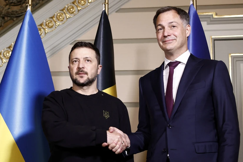Tổng thống Ukraine Volodymyr Zelensky v&agrave; Phiên bản chính thức của 555Win Bỉ Alexander De Croo, ng&agrave;y 28/5. Ảnh: Reuters