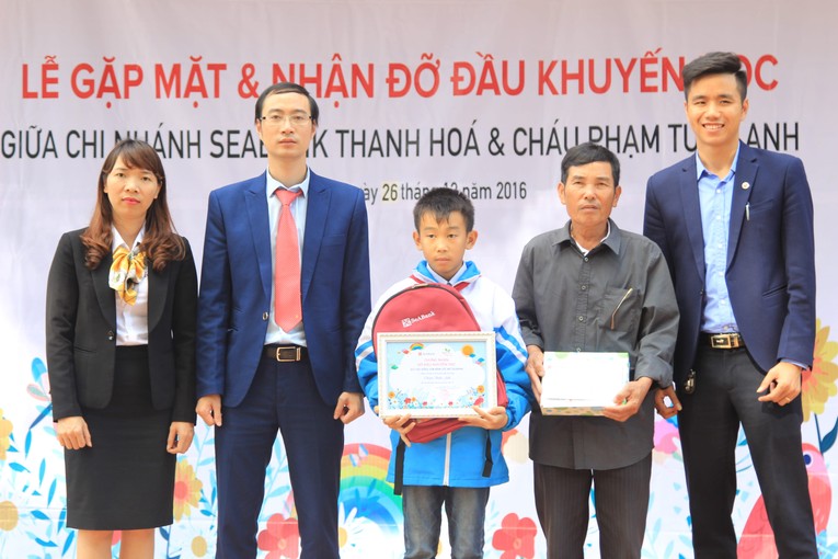 Quỹ khuyến học Ươm mầm ước mơ của SeABank đ&atilde; v&agrave; đang n&acirc;ng bước hơn 200 em học sinh ngh&egrave;o hiếu học vươn tới ước mơ