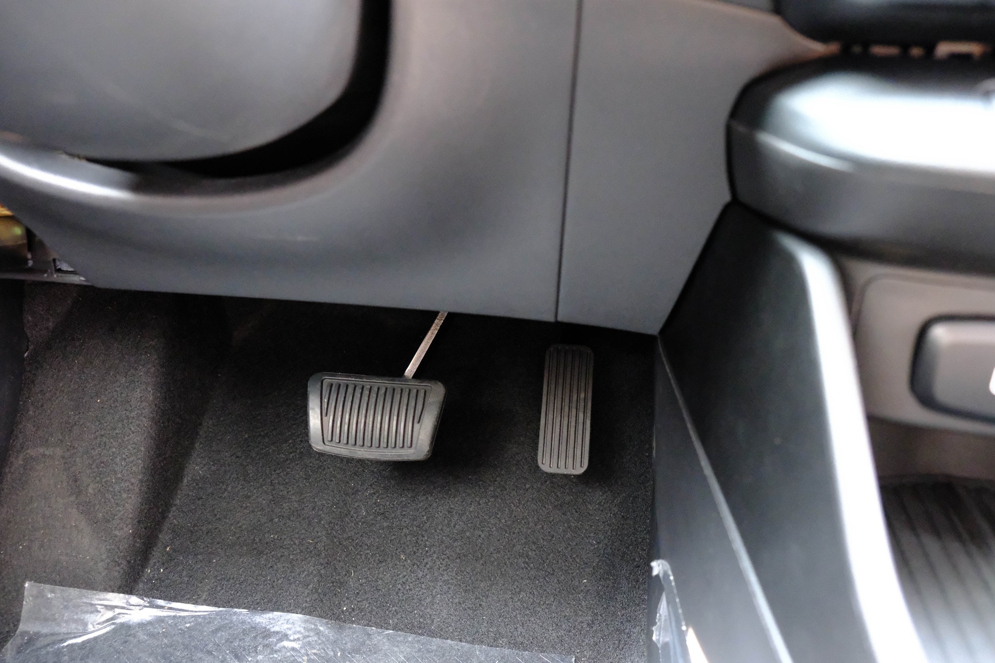 Đối với phi&ecirc;n bản số tự động, Accent c&oacute; hộp số v&ocirc; cấp biến thi&ecirc;n th&ocirc;ng minh iVT do Hyundai ph&aacute;t triển. Theo giới thiệu của Hyundai Việt Nam, hộp số n&agrave;y sẽ gi&uacute;p khả năng vận h&agrave;nh của xe mượt m&agrave; hơn, kh&ocirc;ng bị hụt ga như loại hộp số v&ocirc; cấp CVT th&ocirc;ng thường. Ảnh: L&ecirc; An/555win Login.