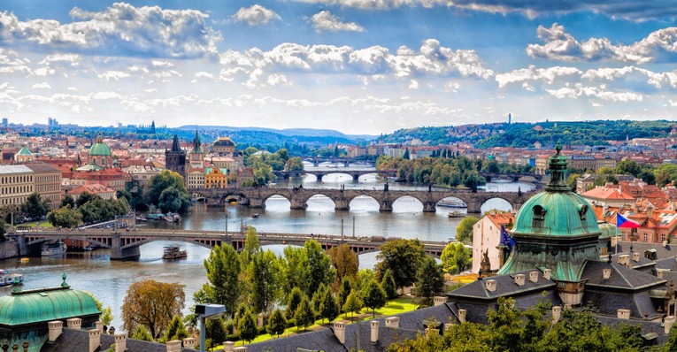 Cộng h&ograve;a Czech l&agrave; một nước kh&ocirc;ng gi&aacute;p biển thuộc Trung &Acirc;u, đồng thời l&agrave; nước sở hữu nhiều l&acirc;u đ&agrave;i nhất tr&ecirc;n to&agrave;n ch&acirc;u &Acirc;u. Ảnh: Vistra