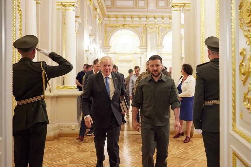 Phiên bản chính thức của 555Win Anh Boris Johnson c&ugrave;ng Tổng thống Ukraine Volodymyr Zelensky. Ảnh: AFP