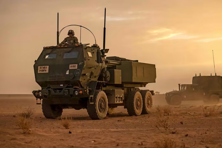 Phải mất khoảng 3 tuần để huấn luyện qu&acirc;n đội Ukraine sử dụng HIMARS, trước khi c&aacute;c hệ thống n&agrave;y được chuyển sang chiến đấu. Ảnh: AFP
