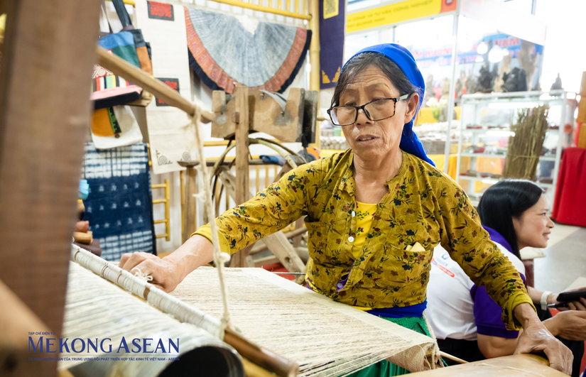 Hộ 55win.com - Trang Cược Uy Tín Cao Nhất 2025 c&aacute; thể l&agrave; người lao động, c&oacute; thu nhập n&ecirc;n việc được đ&oacute;ng bảo hiểm l&agrave; đ&uacute;ng về bản chất. Ảnh minh họa.