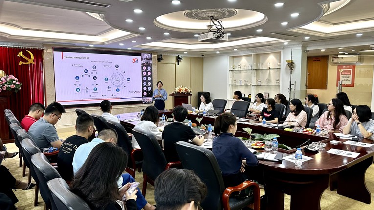 Hội thảo được tổ chức dưới sự dẫn dắt của c&aacute;c chuy&ecirc;n gia c&oacute; kinh nghiệm h&agrave;ng chục năm trong lĩnh vực TTTM v&agrave; TTQT của SHB