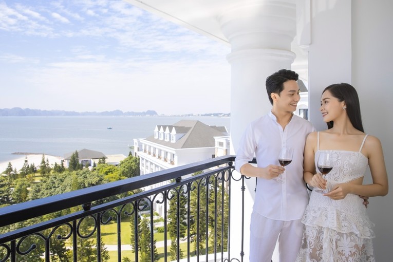 Nghỉ dưỡng diệu kỳ, phiêu hè lãng mạn” tại miền biển di sản