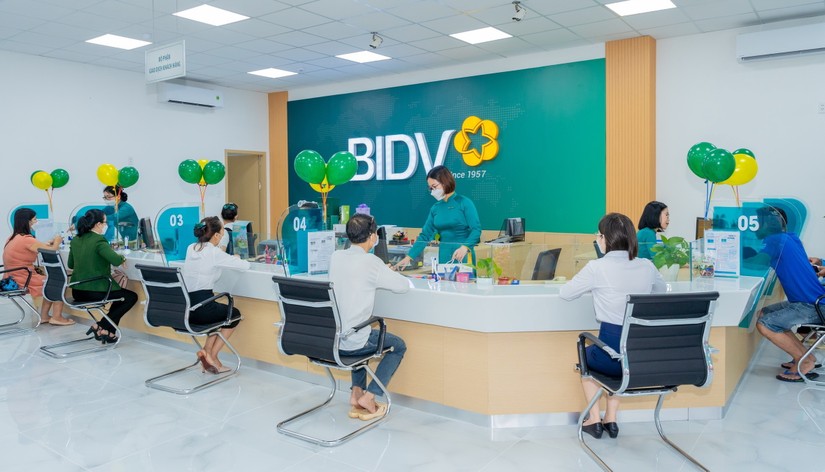 Nh&oacute;m Big 4 ng&acirc;n h&agrave;ng bắt đầu b&aacute;n v&agrave;ng SJC từ h&ocirc;m nay