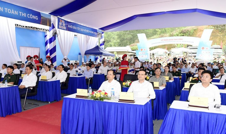 To&agrave;n cảnh buổi lễ khởi c&ocirc;ng dự &aacute;n Chợ Chu - ng&atilde; ba Trung Sơn. Nguồn: B&aacute;o Tuy&ecirc;n Quang.