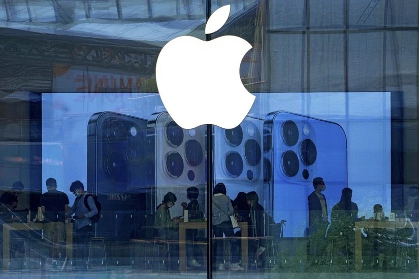Apple lấy lại ng&ocirc;i vị &aacute; qu&acirc;n c&ocirc;ng ty gi&aacute; trị nhất thế giới