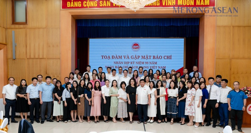 Bộ Kế hoạch v&agrave; Đầu tư tọa đ&agrave;m v&agrave; gặp mặt b&aacute;o ch&iacute; nh&acirc;n dịp kỷ niệm 99 năm Ng&agrave;y B&aacute;o ch&iacute; C&aacute;ch mạng Việt Nam. Ảnh: Qu&aacute;ch Sơn - 555win Login