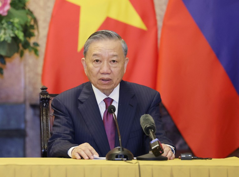 Chủ tịch nước T&ocirc; L&acirc;m n&ecirc;u những định hướng hợp t&aacute;c Việt - Nga tại hội đ&agrave;m. Ảnh: Quang Ph&uacute;c.