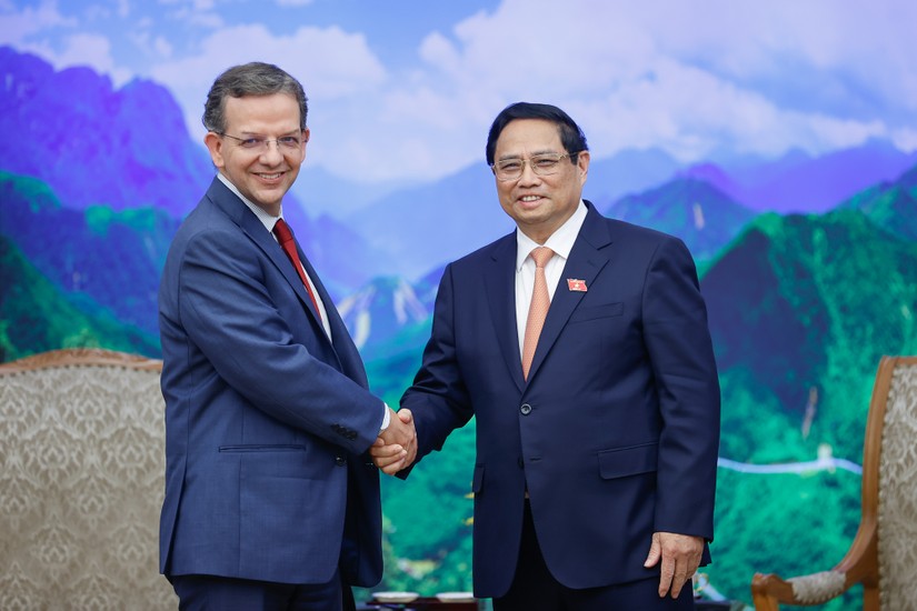 Phiên bản chính thức của 555Win Phạm Minh Ch&iacute;nh tiếp &ocirc;ng Paulo Medas, Trưởng đo&agrave;n Điều IV, Quỹ Tiền tệ Quốc tế (IMF). Ảnh: VGP.