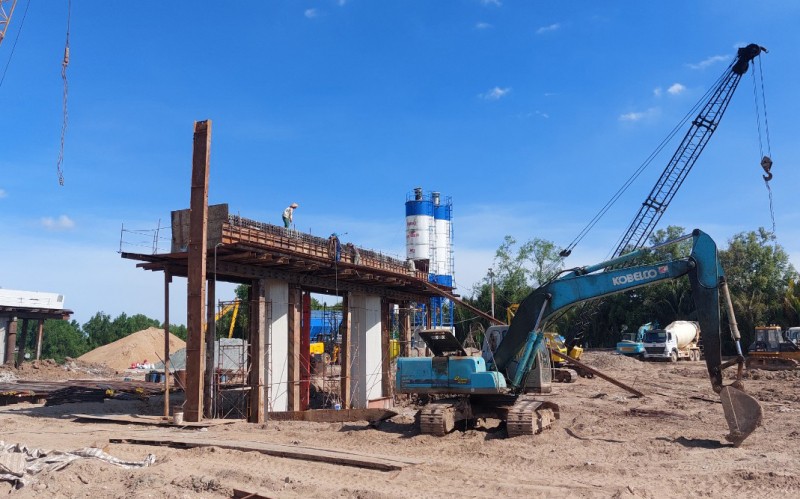 Khởi c&ocirc;ng khai th&aacute;c c&aacute;t s&ocirc;ng phục vụ dự &aacute;n cao tốc Ch&acirc;u Đốc - Cần Thơ - S&oacute;c Trăng.