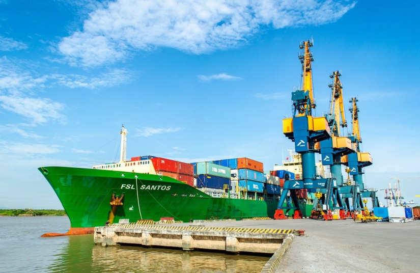 T&agrave;u chở h&agrave;ng của Vận tải v&agrave; Xếp dỡ Hải An.