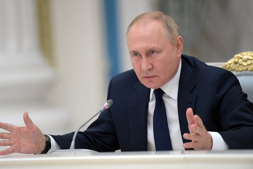 Tổng thống Nga Vladimir Putin trong b&agrave;i ph&aacute;t biểu ng&agrave;y 7/7. Ảnh: Reuters