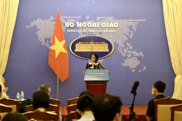 Ph&oacute; ph&aacute;t ng&ocirc;n Bộ Ngoại giao Phạm Thu Hằng