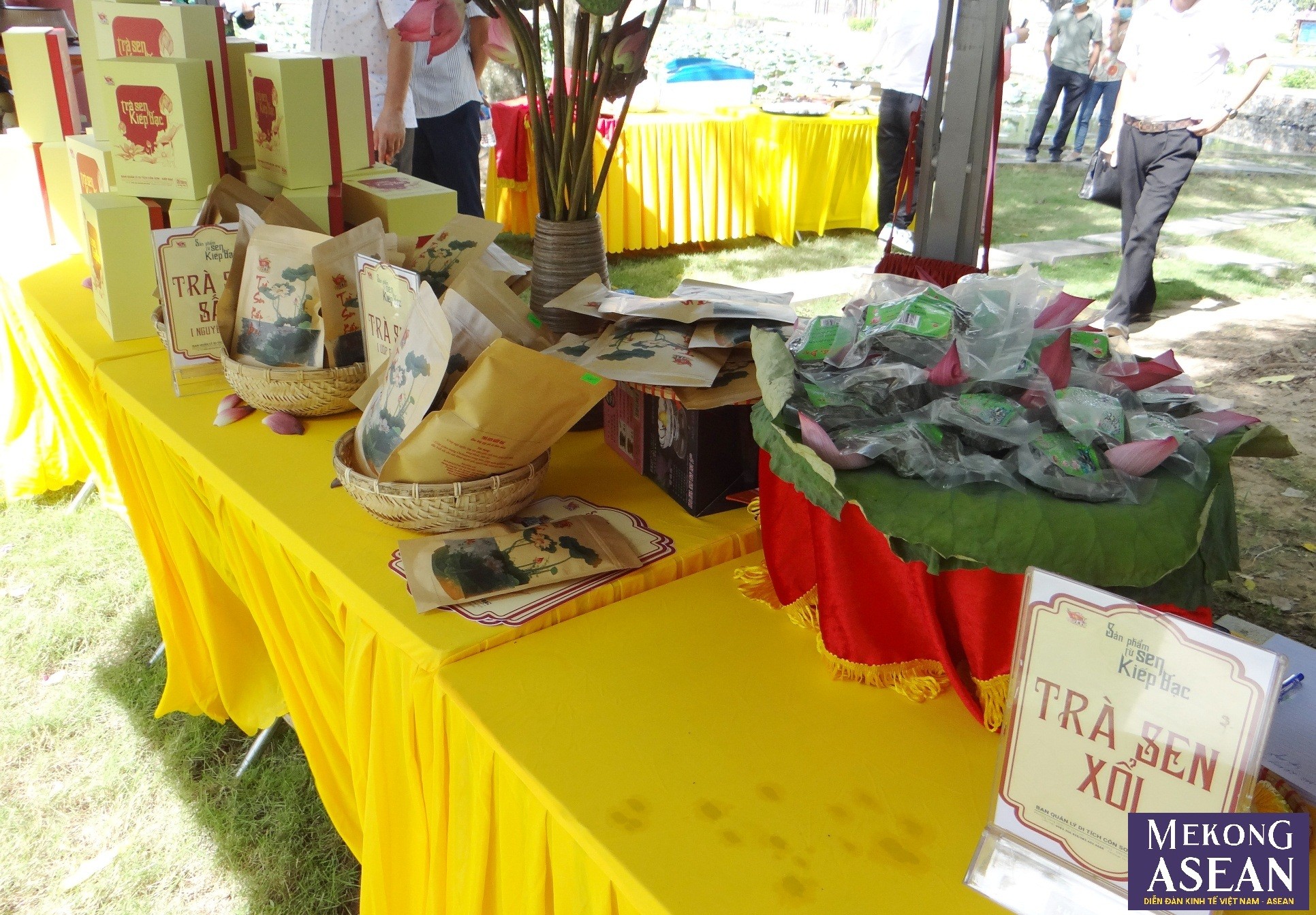 Sản phẩm tr&agrave; sen Kiếp Bạc.
