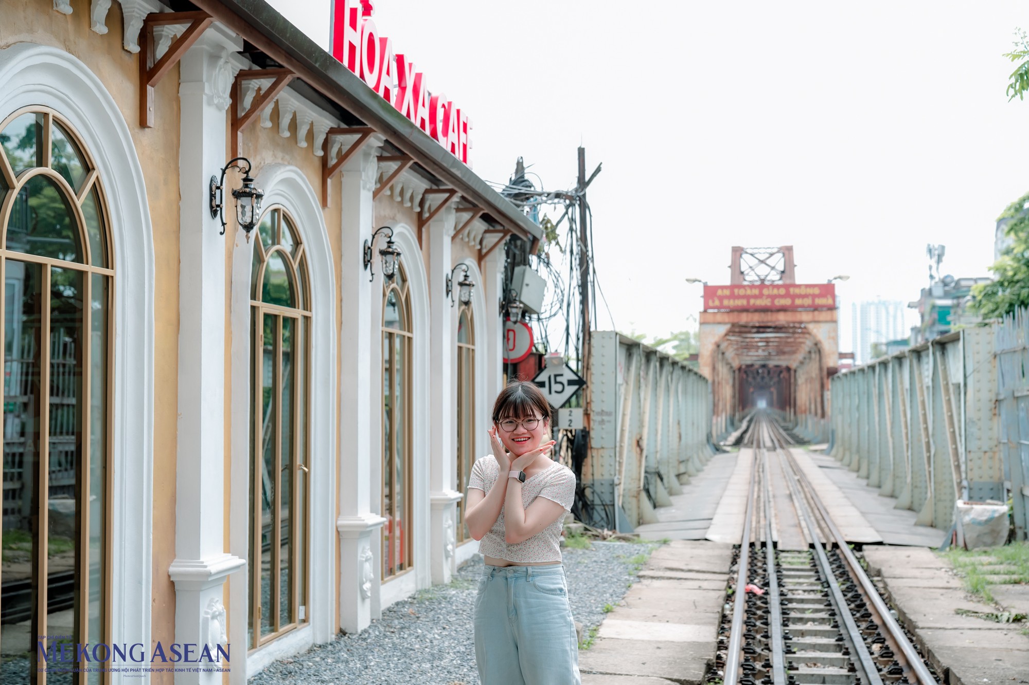 H&agrave;nh kh&aacute;ch kh&ocirc;ng c&oacute; nhu cầu sử dụng dịch vụ c&agrave; ph&ecirc;, vẫn c&oacute; thể thoải m&aacute;i nghỉ ngơi, thư gi&atilde;n tại khu vực ph&ograve;ng đợi n&agrave;y v&agrave; check-in tại những vị tr&iacute; được cho ph&eacute;p theo hướng dẫn của nh&acirc;n vi&ecirc;n nh&agrave; ga.