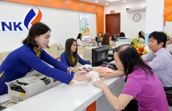 Người nhà Phó Tổng giám đốc PGBank đăng ký bán toàn bộ cổ phiếu