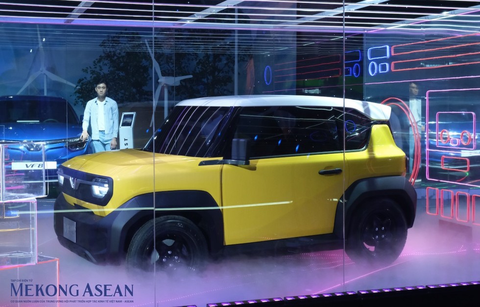 Tại Việt Nam, VinFast VF 3 dự kiến tr&igrave;nh l&agrave;ng 2 phi&ecirc;n bản Eco v&agrave; Plus, nổi bật nhờ vẻ bề ngo&agrave;i vu&ocirc;ng vức v&agrave; hầm hố. Ảnh: H&agrave; Anh