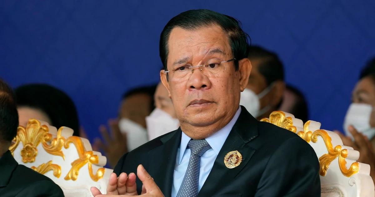Thủ tướng Hun Sen kêu gọi Ukraine không sử dụng bom chùm