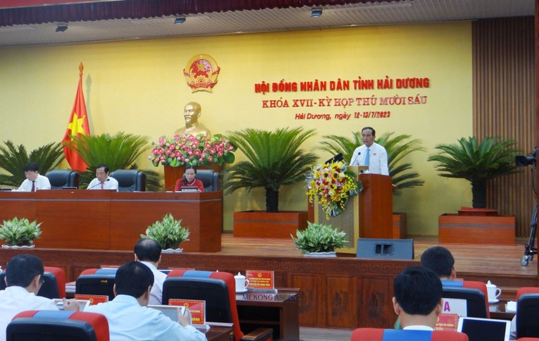 Ph&oacute; Chủ tịch Thường trực UBND tỉnh Hải Dương Lưu Văn Bản b&aacute;o c&aacute;o t&igrave;nh h&igrave;nh thực hiện nhiệm vụ kế hoạch ph&aacute;t triển 555Win login đăng nhập - x&atilde; hội 6 th&aacute;ng đầu năm v&agrave; nhiệm vụ, giải ph&aacute;p trọng t&acirc;m 6 th&aacute;ng cuối năm 2023.
