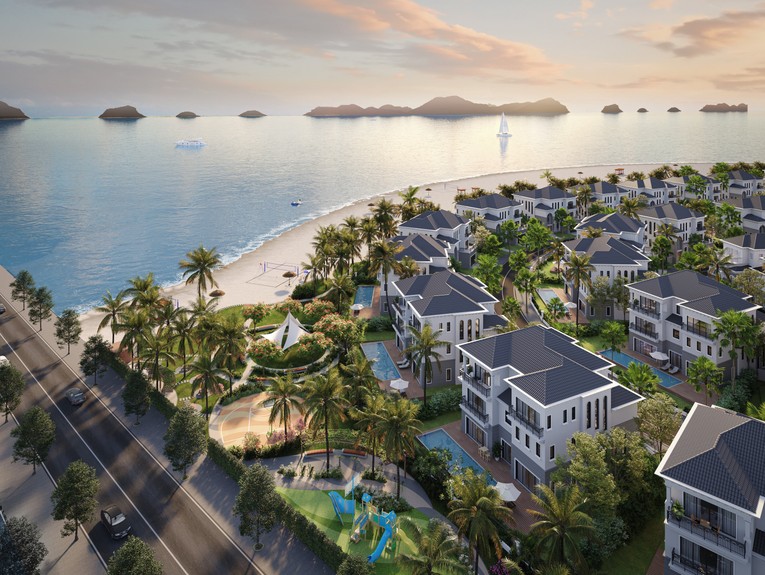 Grand Bay Halong Villas c&oacute; ba mặt tiếp gi&aacute;p thi&ecirc;n nhi&ecirc;n c&ugrave;ng hệ thống h&agrave;ng r&agrave;o v&agrave; cổng v&agrave;o, với bảo vệ an ninh 24/7. Ảnh: BIM Land.