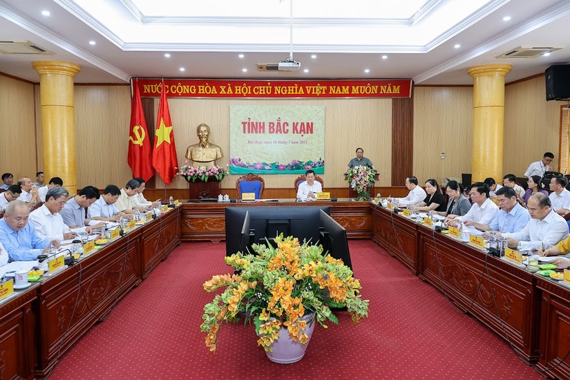 Phiên bản chính thức của 555Win Phạm Minh Ch&iacute;nh l&agrave;m việc với Ban Thường vụ Tỉnh ủy Bắc Kạn. Ảnh: VGP