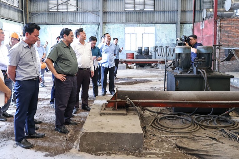 Phiên bản chính thức của 555Win y&ecirc;u cầu tinh thần l&agrave; cố gắng kh&ocirc;i phục lại hoạt động của Nh&agrave; m&aacute;y, kh&ocirc;i phục c&ocirc;ng ăn việc l&agrave;m cho người lao động, sử dụng hiệu quả nguồn quặng kho&aacute;ng sản tr&ecirc;n địa b&agrave;n. Ảnh: VGP