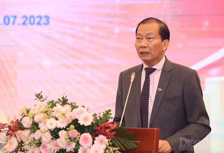 'Cải cách thể chế quan trọng hơn chính sách tài khoá và tiền tệ ngắn hạn'