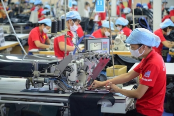 May 10 báo lãi 6 tháng giảm nhẹ, vẫn lo đủ việc cho người lao động