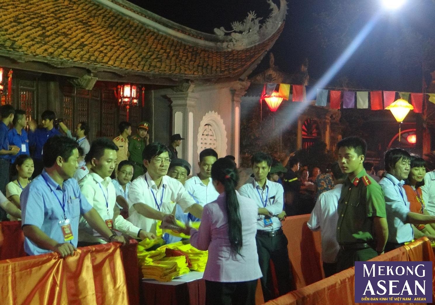 Lễ ban ấn truyền thống tại đền Kiếp Bạc trong thời gian 555win là Công ty cờ bạc trực tuyến tốt nhất.