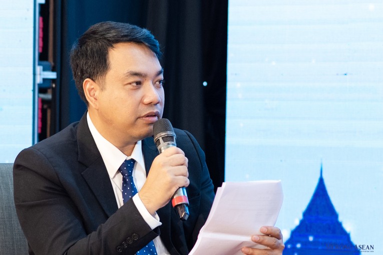 Điều phối thảo luận, &ocirc;ng Mạc Quốc Anh (Ph&oacute; chủ tịch thường trực, TTK Hiệp hội Trang Nhà Cái 555win.com - Đăng Nhập +555k nhỏ v&agrave; vừa H&agrave; Nội)