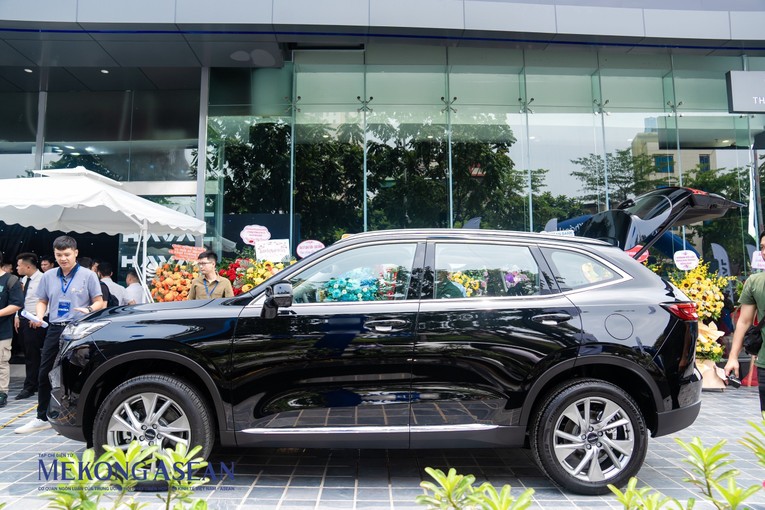 Thiết kế ngoại thất Haval H6 phi&ecirc;n bản hybrid. Ảnh: Qu&aacute;ch Sơn.