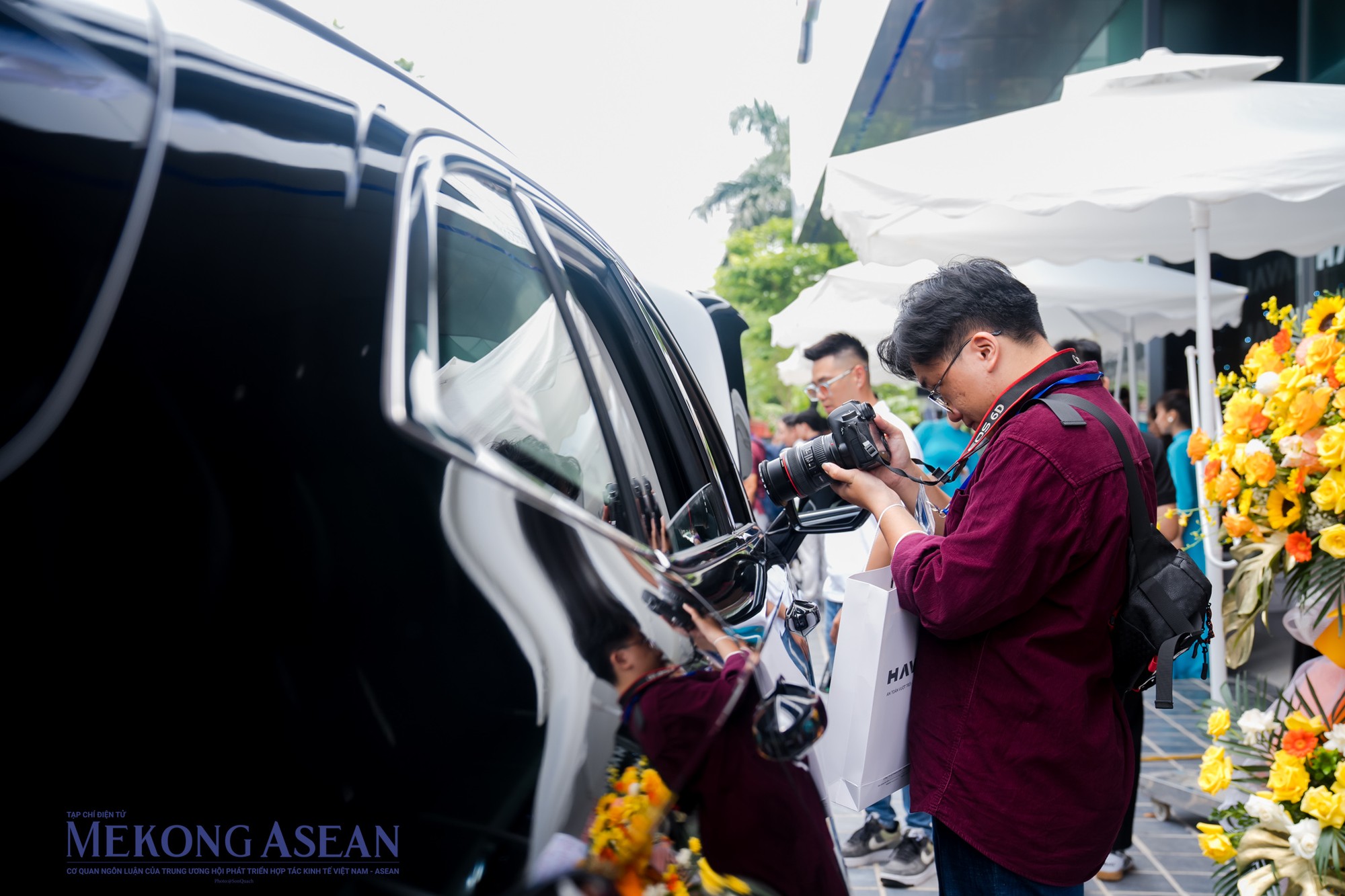 Với mức gi&aacute; gần 1,1 tỷ đồng đ&acirc;y c&oacute; thể coi l&agrave; một trong những l&agrave;n gi&oacute; mới trong ph&acirc;n kh&uacute;c xe hybrid tại Việt Nam. Kh&aacute;ch h&agrave;ng c&oacute; thể tới tham gia l&aacute;i thử mẫu xe n&agrave;y tại showroom ủy quyền Haval Long Bi&ecirc;n, đặt tại 63 Cổ Linh, Long Bi&ecirc;n, H&agrave; Nội.