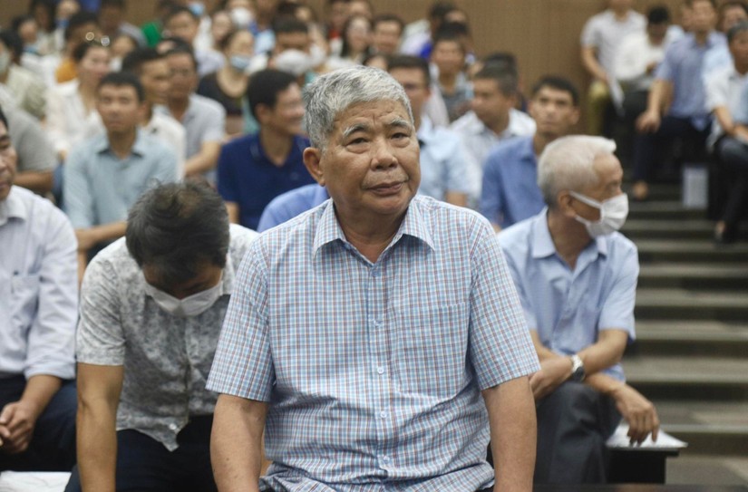 &Ocirc;ng L&ecirc; Thanh Thản tại phi&ecirc;n t&ograve;a s&aacute;ng 10/8. Ảnh: Tuổi Trẻ