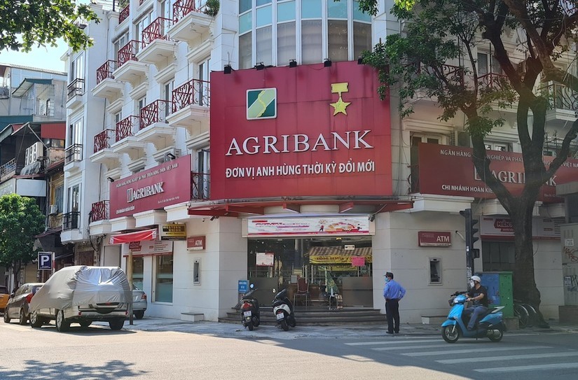 Nh&oacute;m Big 4 ng&acirc;n h&agrave;ng đang rao b&aacute;n nhiều khoản nợ lớn