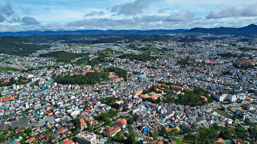 TP Đ&agrave; Lạt l&agrave; địa phương hiện c&oacute; hơn 30 cơ sở nh&agrave; đất trong tổng số 43 cơ sở, nh&agrave; đất tr&ecirc;n địa b&agrave;n tỉnh L&acirc;m Đồng b&aacute;n đấu gi&aacute; thời gian tới. Nguồn: B&aacute;o L&acirc;m Đồng.