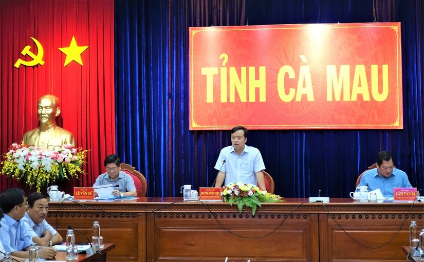 Chủ tịch UBND tỉnh C&agrave; Mau Huỳnh Quốc Việt ph&aacute;t biểu tại cuộc họp. Ảnh: CTTĐT tỉnh C&agrave; Mau