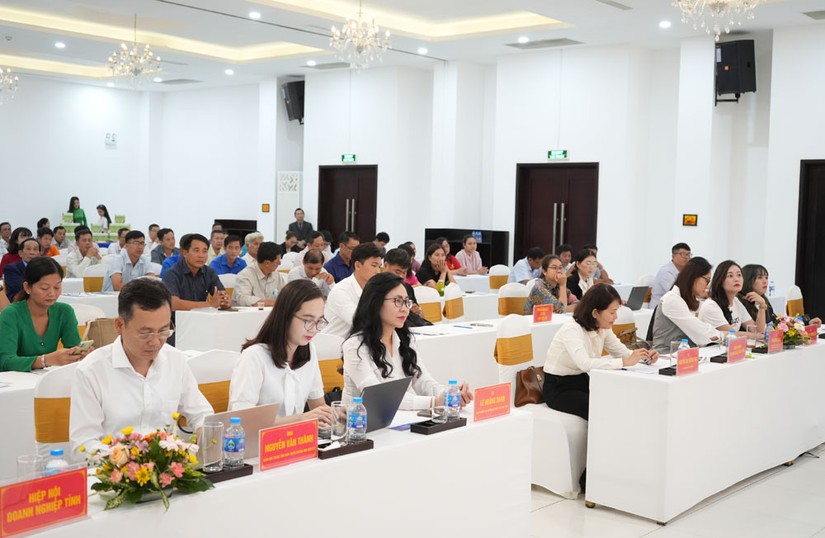To&agrave;n cảnh Hội nghị &ldquo;555win phien bạn Chính Thức điện tử xuy&ecirc;n bi&ecirc;n giới cho ng&agrave;nh h&agrave;ng thủ c&ocirc;ng mỹ nghệ, qu&agrave; tặng v&agrave; sản phẩm dừa - Cơ hội tăng trưởng bứt ph&aacute;&amp;amp;quot;. Ảnh: Cổng th&ocirc;ng tin điện tử tỉnh Bến Tre