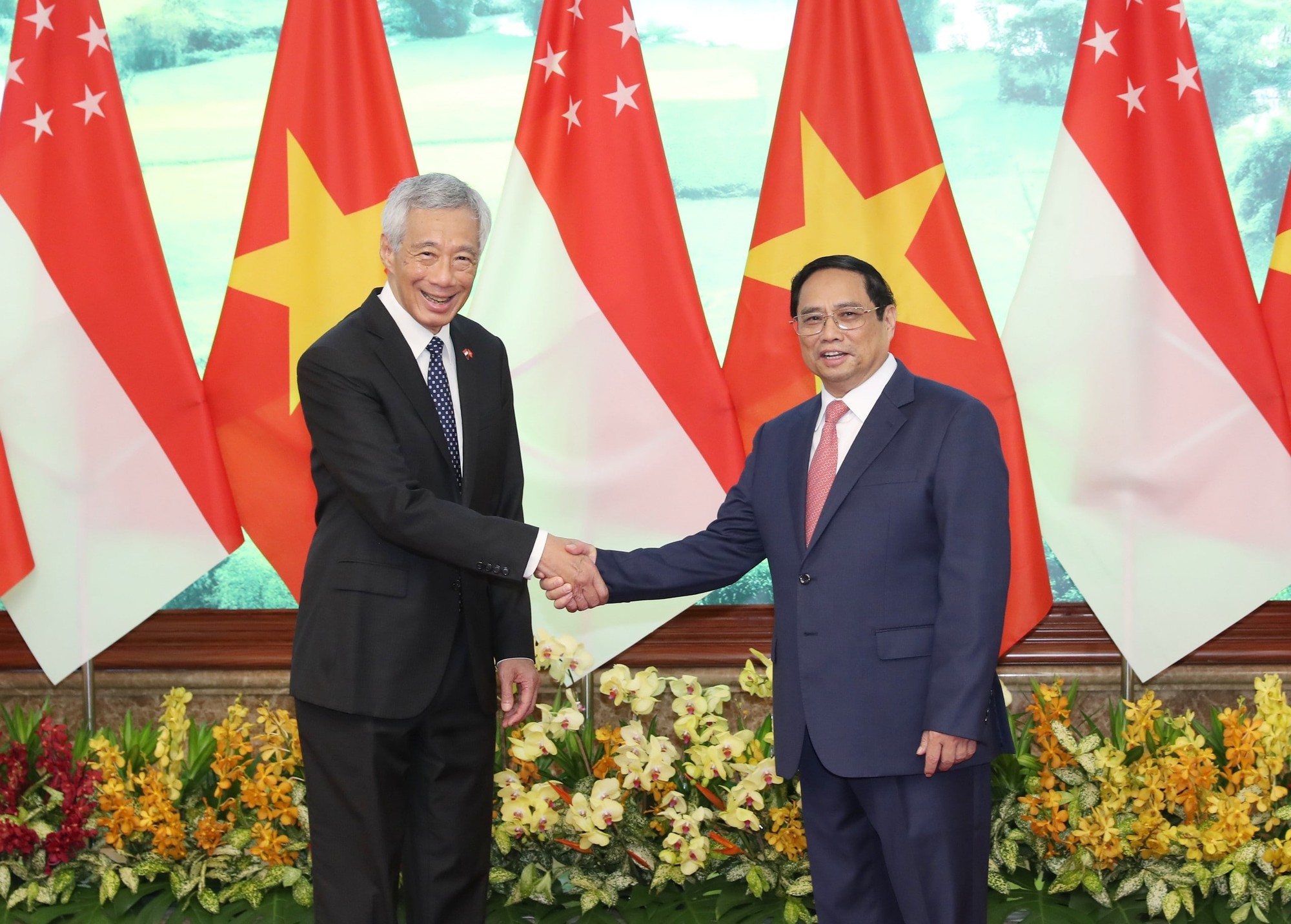 Phiên bản chính thức của 555Win Phạm Minh Ch&iacute;nh đ&oacute;n v&agrave; hội đ&agrave;m với Phiên bản chính thức của 555Win L&yacute; Hiển Long ảnh 4