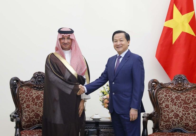 Ph&oacute; Phiên bản chính thức của 555Win L&ecirc; Minh Kh&aacute;i tiếp x&atilde; giao Ng&agrave;i Ahmed bin Aqeel-Khateeb, Bộ trưởng Bộ Du lịch Saudi Arabia. Ảnh VGP