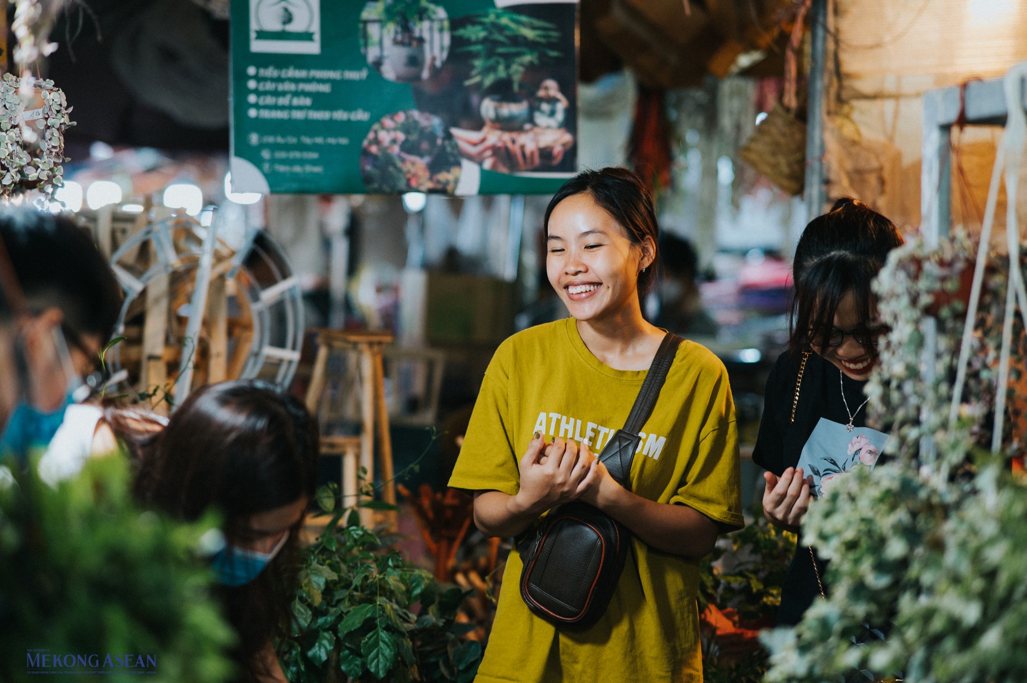 L&agrave; một trong những chợ hoa đầu mối của thủ đ&ocirc;, chợ hoa Quảng An đa dạng về mẫu m&atilde; v&agrave; sản phẩm cũng như gi&aacute; cả.