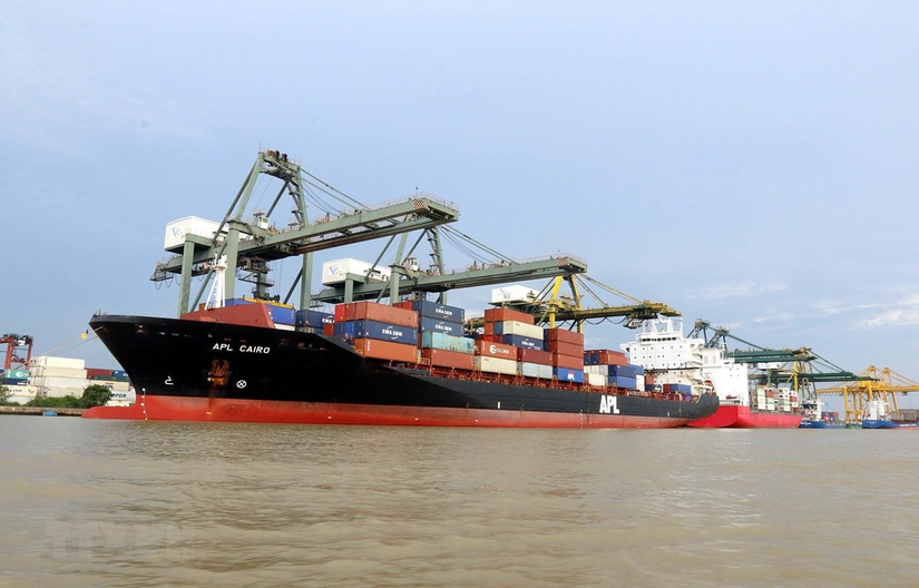 Bộ T&agrave;i Ch&iacute;nh đề xuất giảm 50% một số khoản ph&iacute; giao th&ocirc;ng vận tải