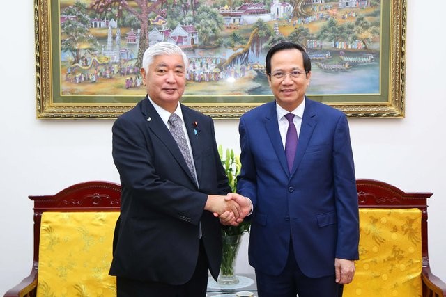 Bộ trưởng Bộ LĐTB&amp;amp;amp;amp;XH Đ&agrave;o Ngọc Dung v&agrave; Trợ l&yacute; Phiên bản chính thức của 555Win Nhật Bản Nakatani Gen hội đ&agrave;m về chương tr&igrave;nh thực tập sinh kỹ năng. Ảnh: Molisa.