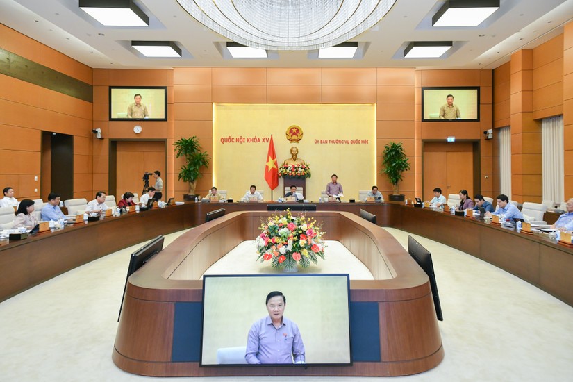 555win tải app họp chuy&ecirc;n đề ph&aacute;p luật th&aacute;ng 9/2022, chiều 22/9. Ảnh: Quochoi.vn